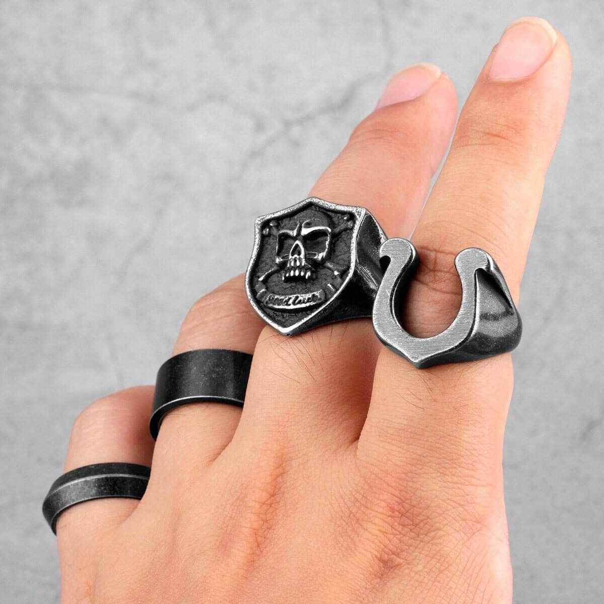 Bague Avec Tête de Mort